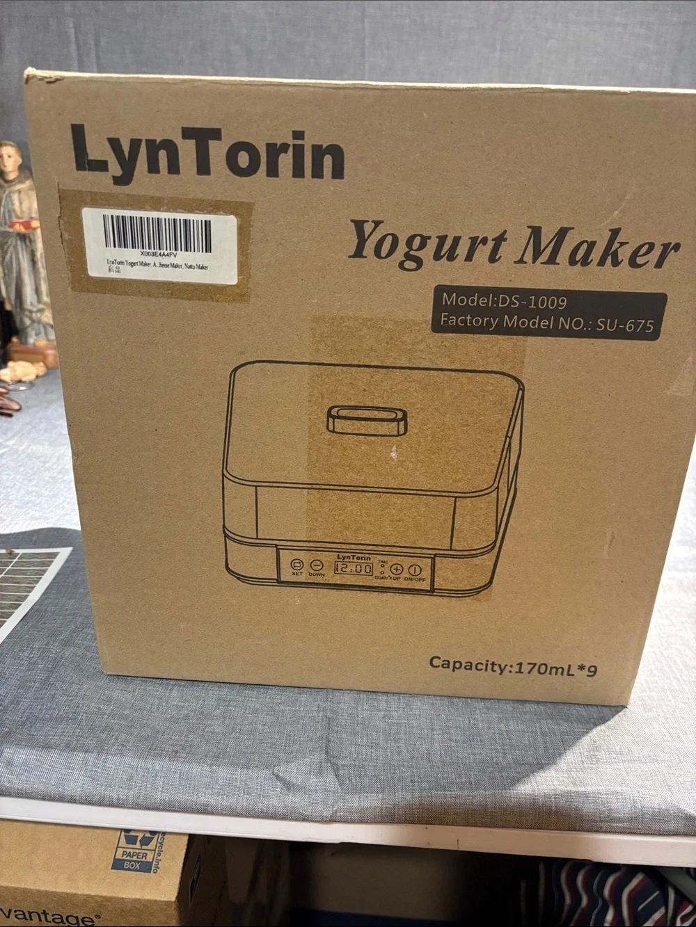 Lyn Torin Probiotic Yogurt Maker 9 Glass Cups 52oz Ea. Model: SU-675 New In Box